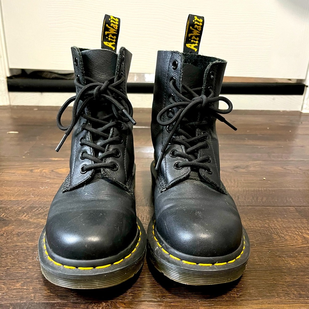 Dr. Martens 1460 size US6 EU37 Black Leather women’s boots